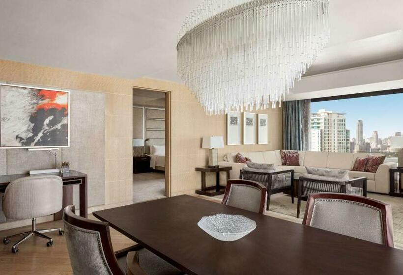 سوئیت پریمیوم, Shangrila The Fort, Manila