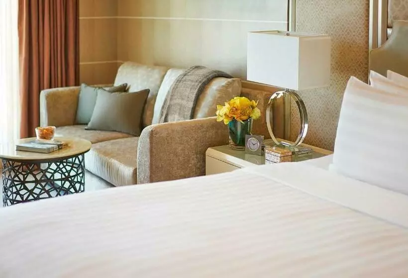 キングサイズベッドのデラックスルーム, Shangrila The Fort, Manila