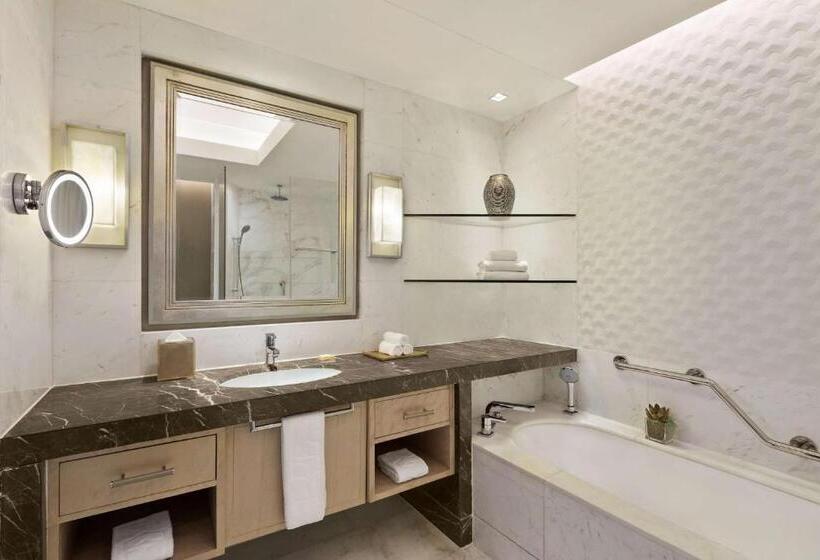 سوئیت اجرایی با تخت کینگ, Shangrila The Fort, Manila