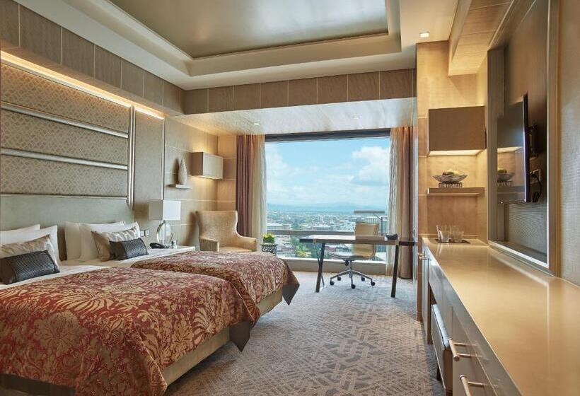 اتاق لوکس, Shangrila The Fort, Manila