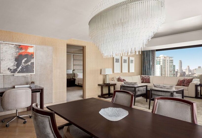 سوئیت پریمیوم, Shangrila The Fort, Manila