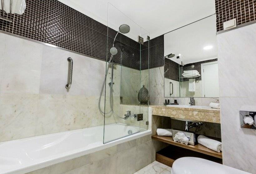 غرفة عائلية مطلّة علي حمام السباحة, Vilamoura Garden