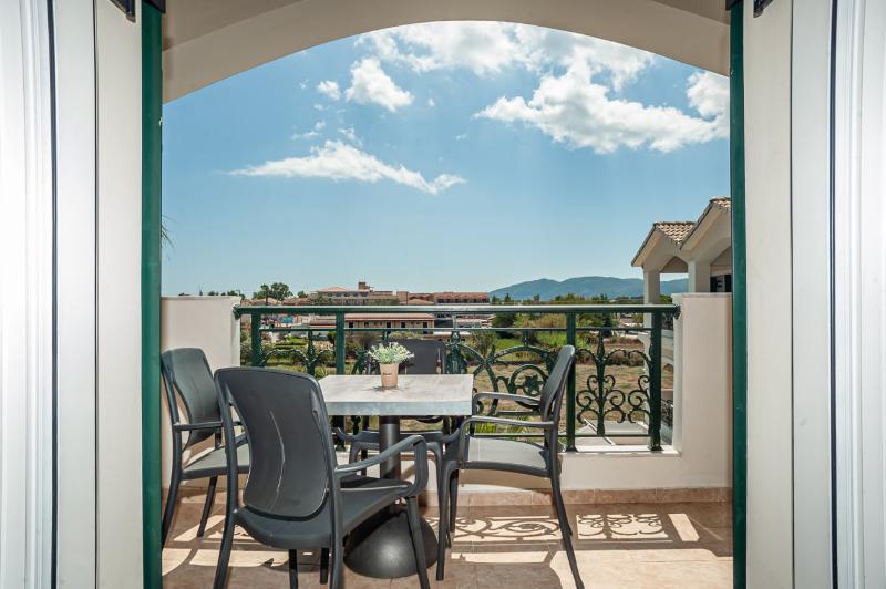 디럭스 스튜디오, Zante Atlantis