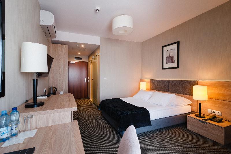 스탠다드 스튜디오, Zante Atlantis