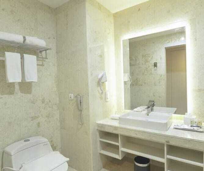 Номер Deluxe, Platinum Hotel & Convention Hall Balikpapan
