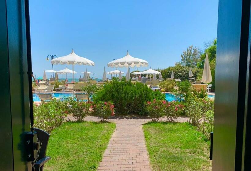 דירת חדר, Eurobeach Residence