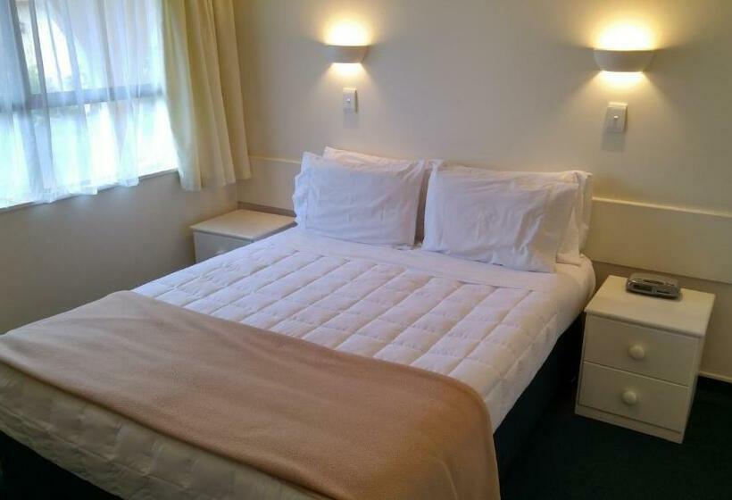 דירת חדר, Hobson's Choice Motel