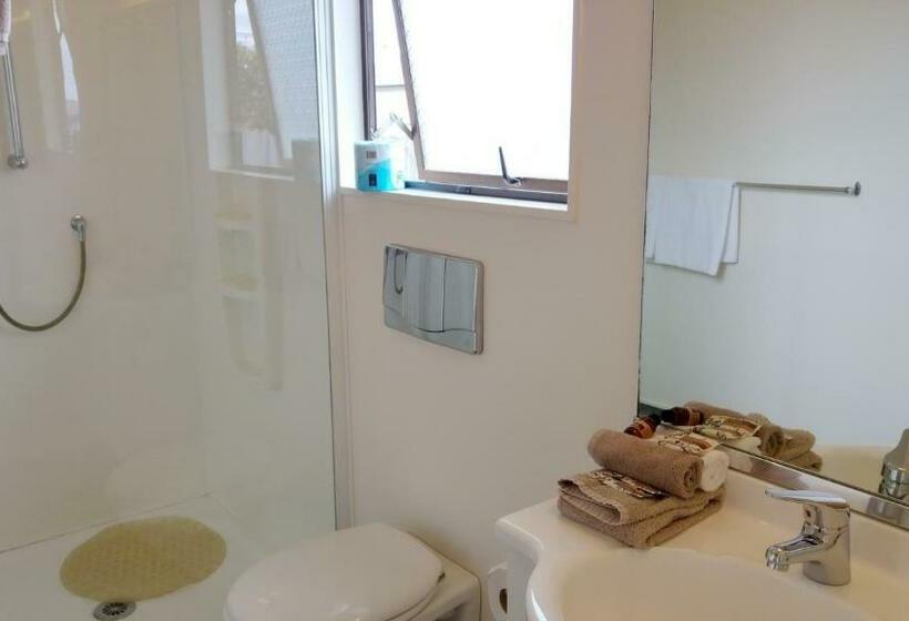 إستوديو قياسى, Hobson's Choice Motel