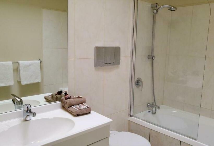 إستوديو قياسى سرير كينج, Hobson's Choice Motel