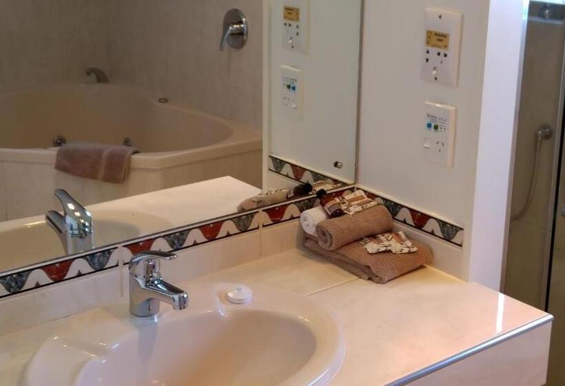 شقة غرفة واحدة, Hobson's Choice Motel