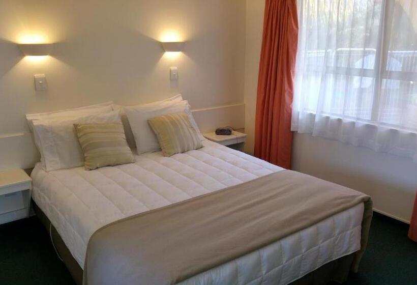 דירת חדר, Hobson's Choice Motel