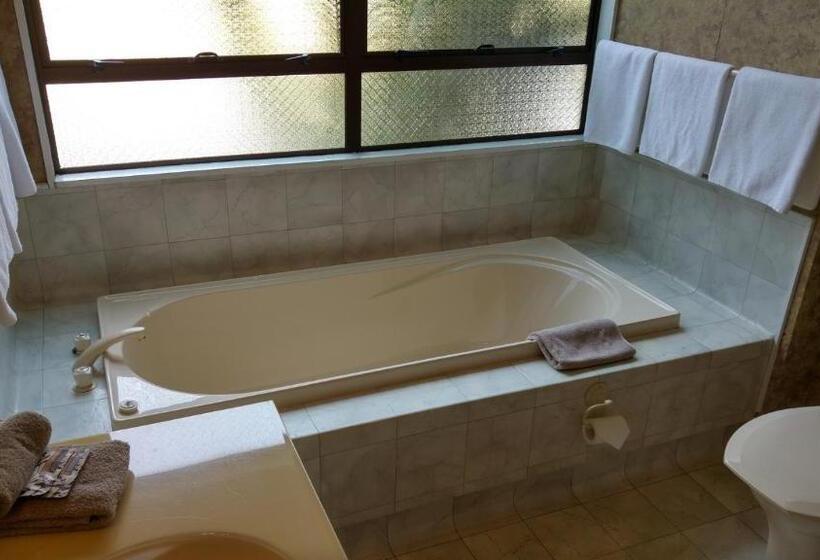 Апартаменты 2 Спальни, Hobson's Choice Motel