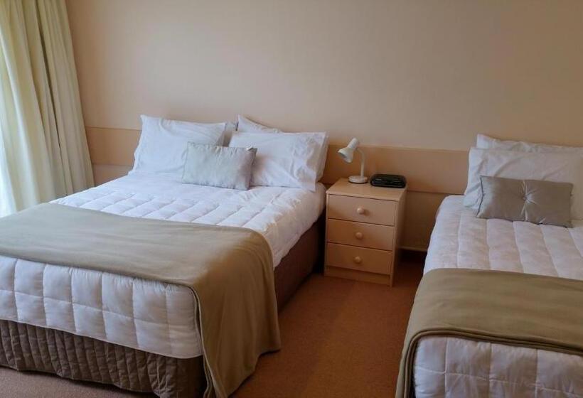 شقة غرفتين, Hobson's Choice Motel