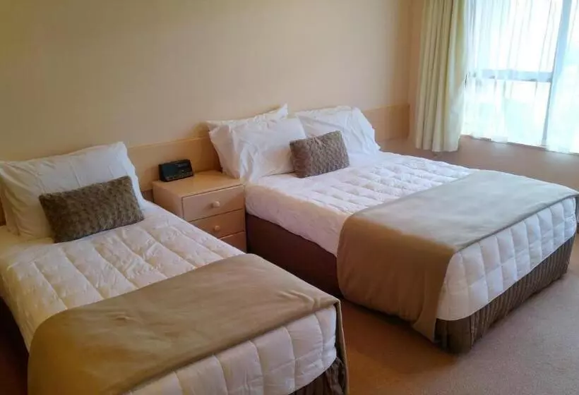 ２ベッドルームアパートメント, Hobson's Choice Motel