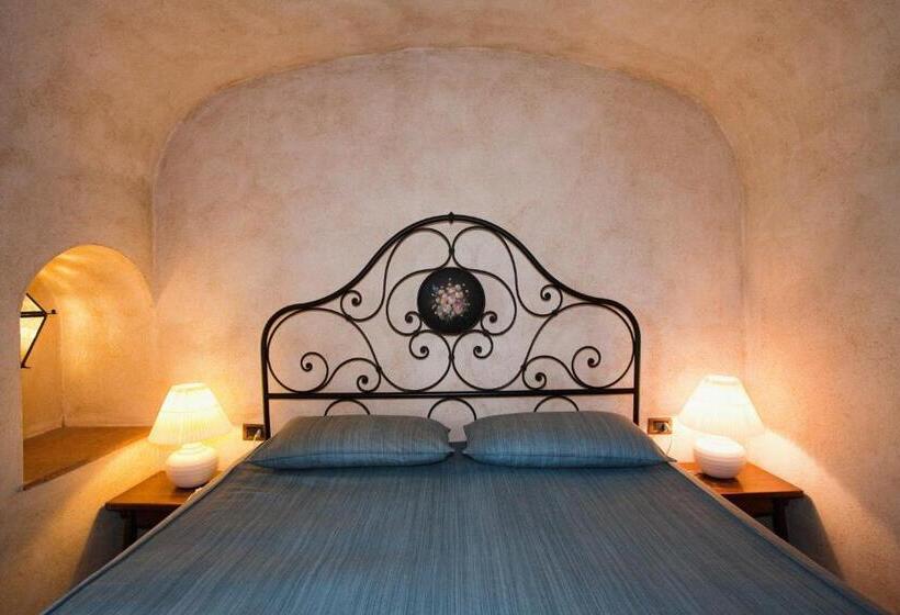 جناح جونيور, Agriturismo Borgo Dei Ricci