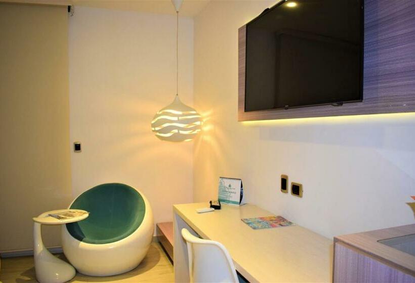 חדר דלוקס לשלושה, Catedral Plaza