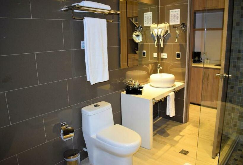 חדר דלוקס לשלושה, Catedral Plaza