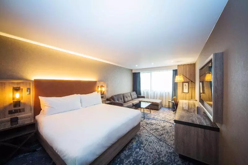 キングサイズベッドのジュニアスイート, Doubletree By Hilton London Kingston Upon Thames
