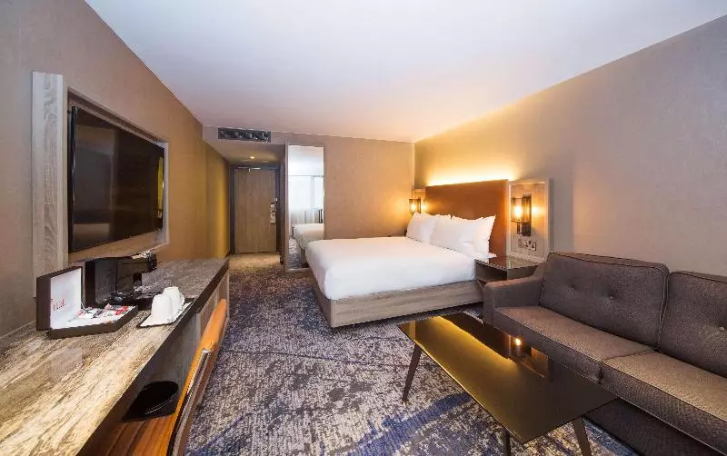 キングサイズベッドのジュニアスイート, Doubletree By Hilton London Kingston Upon Thames