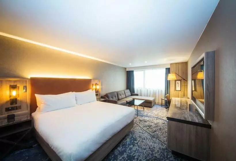 キングサイズベッドのジュニアスイート, Doubletree By Hilton London Kingston Upon Thames
