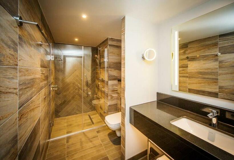 キングサイズベッドのスタンダードルーム, Doubletree By Hilton London Kingston Upon Thames