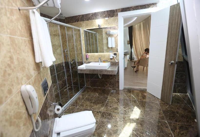 Suite Deluxe, Elips Royal Hotel & Spa