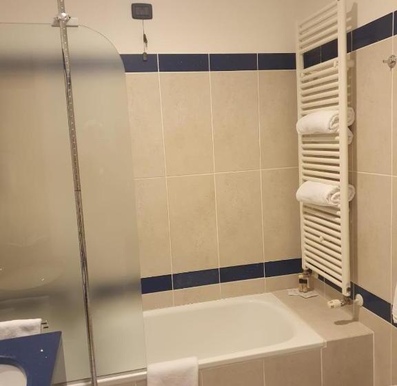 חדר סטנדרט, Eq