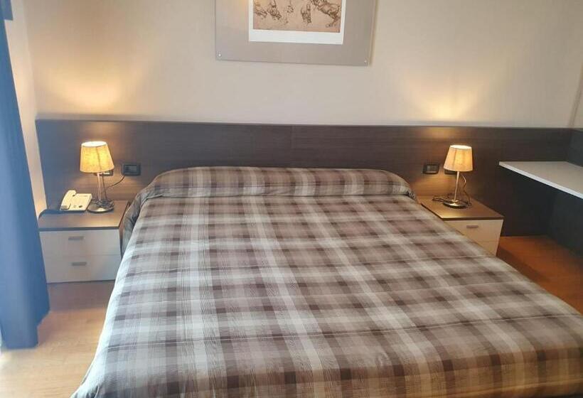 חדר סטנדרט, Eq