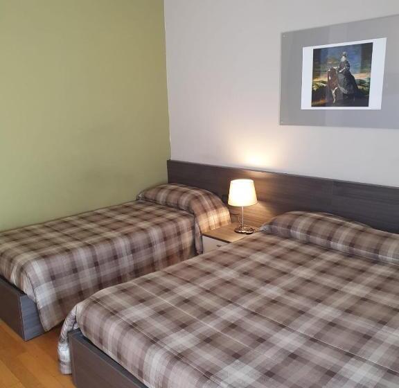 חדר סטנדרט לשלושה, Eq