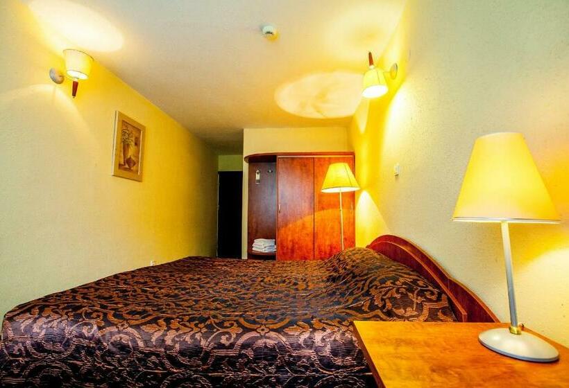 스탠다드 싱글 룸, Jan