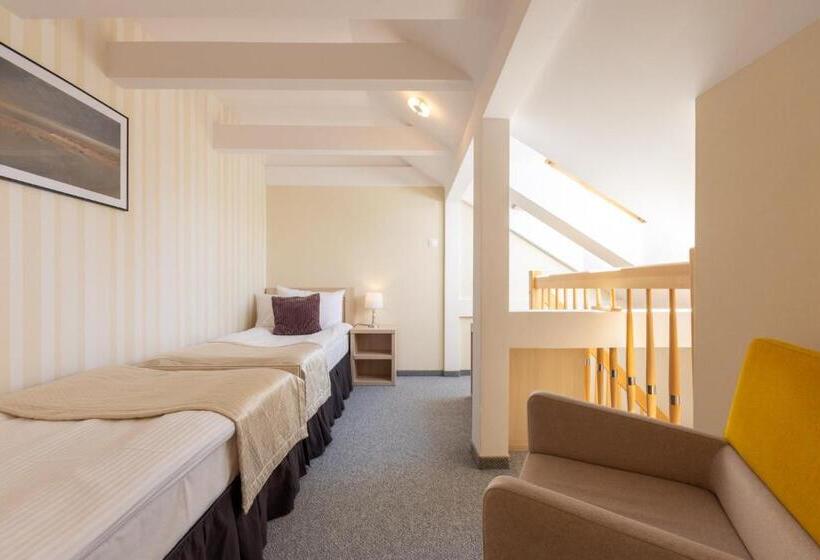 스탠다드 트리플 룸, Jan