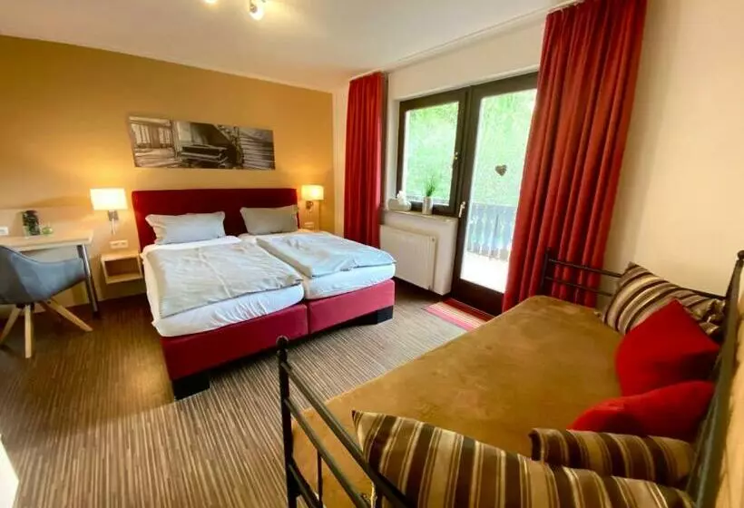 اتاق استاندارد با بالکن, Landhotel Fasanenhof