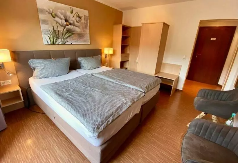 اتاق استاندارد با بالکن, Landhotel Fasanenhof