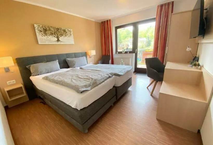 اتاق استاندارد با بالکن, Landhotel Fasanenhof