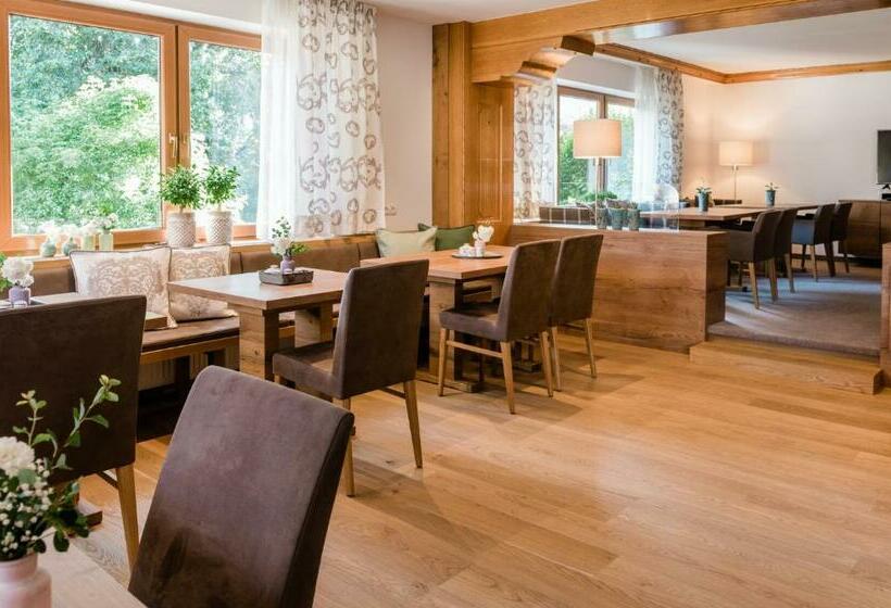 اتاق خانوادگی, Landhaus Steiner