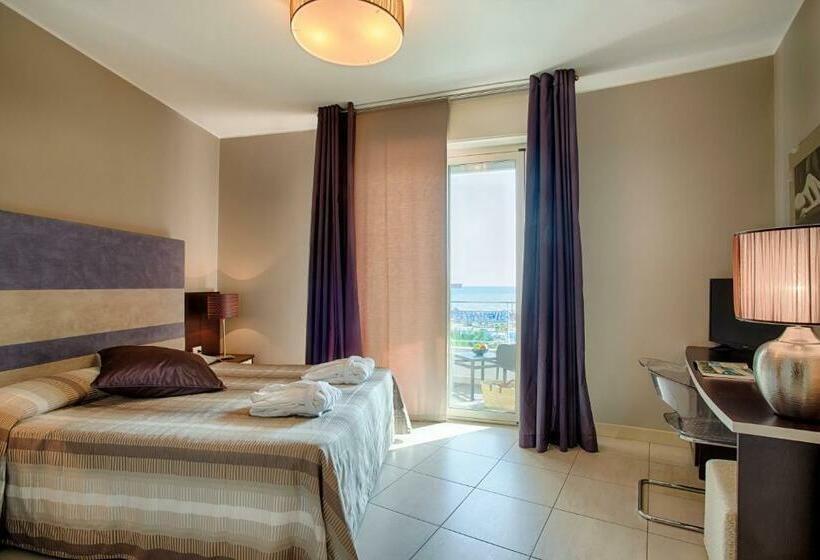 Standard Room with Balcony Side Sea View, Mariver