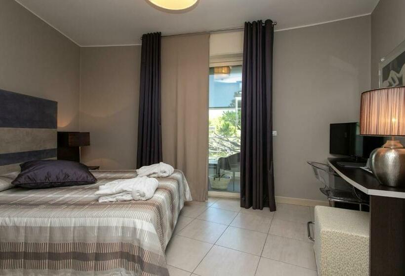 اتاق استاندارد با چشم‌انداز, Mariver