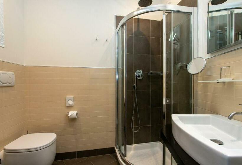 Standard Room with Balcony Side Sea View, Mariver