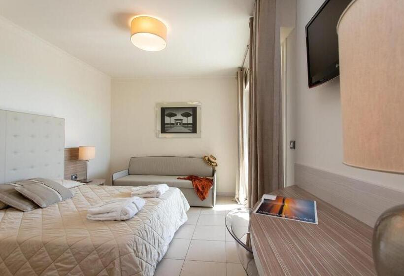 اتاق کلاسیک سه تخته, Mariver