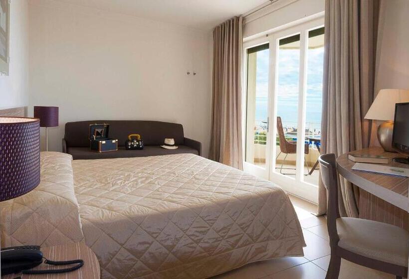 اتاق کلاسیک سه تخته, Mariver