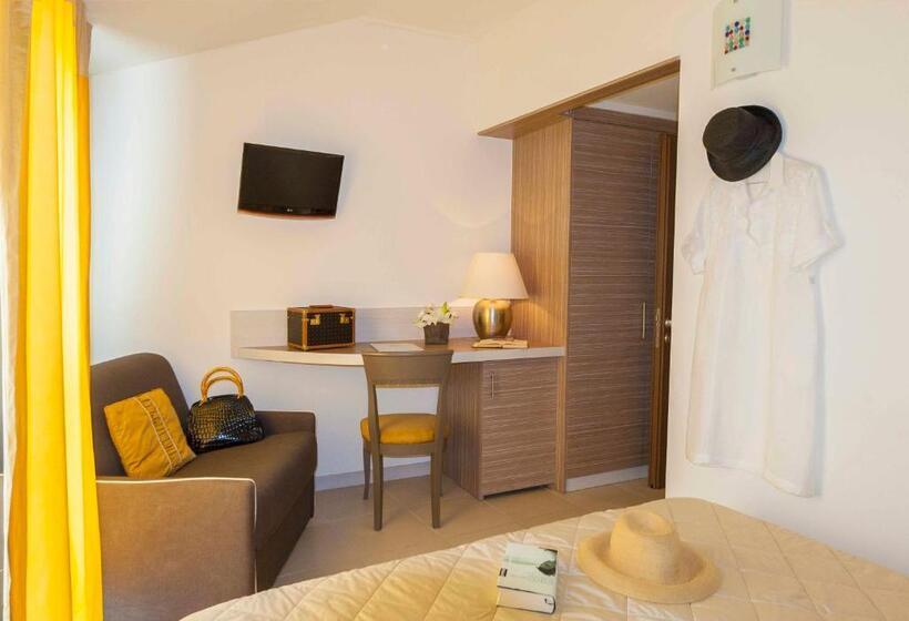 Habitaci�n Est�ndar Abuhardillada, Mariver