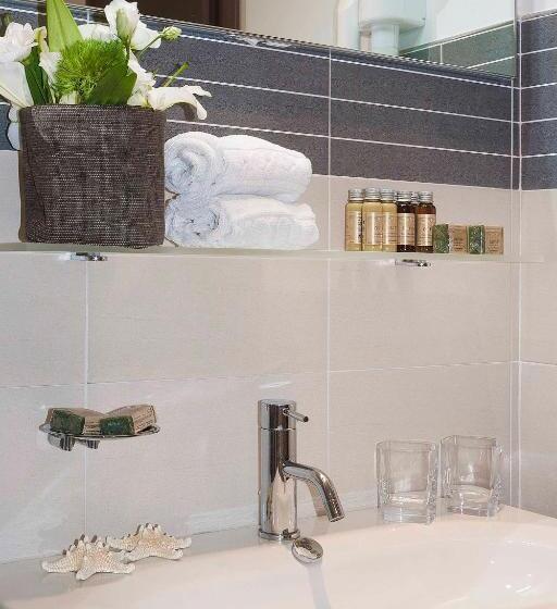 Habitaci�n Est�ndar Abuhardillada, Mariver