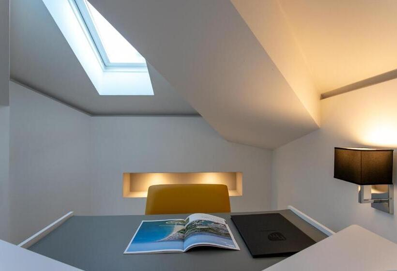 سوییت با چشم‌انداز دریا, Mariver