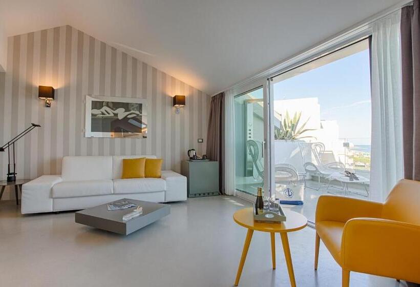 سوییت با چشم‌انداز دریا, Mariver