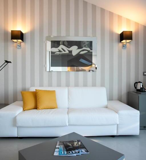 سوییت با چشم‌انداز دریا, Mariver