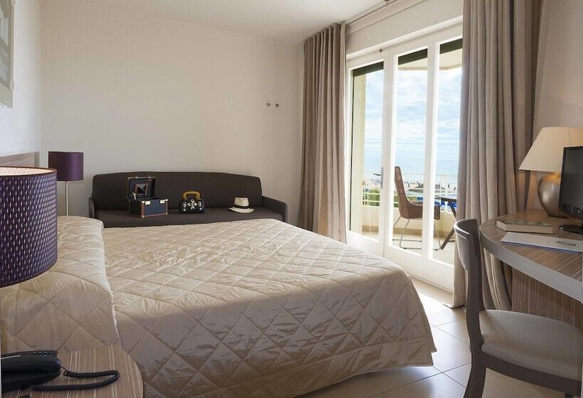 اتاق کلاسیک سه تخته, Mariver