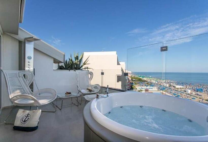 سوییت با چشم‌انداز دریا, Mariver