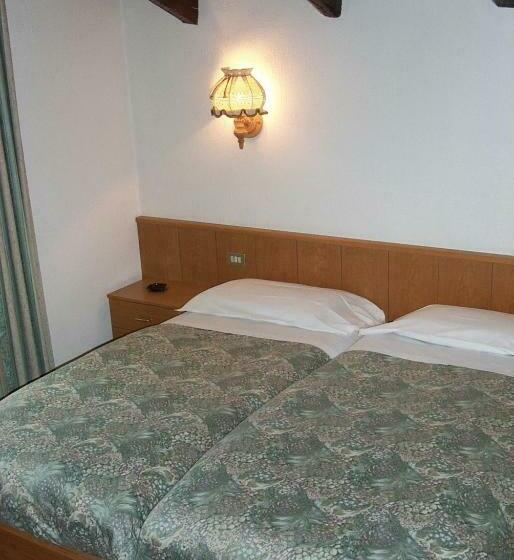 스탠다드 트리플 룸, Ottoz Meublé