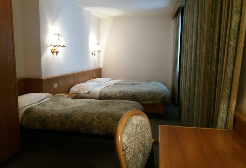 스탠다드 트리플 룸, Ottoz Meublé