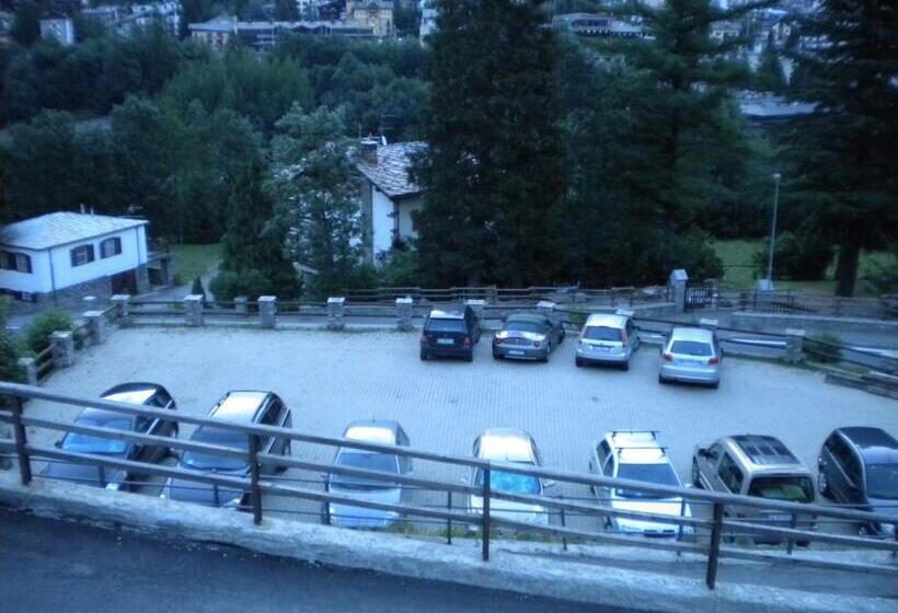 이코노미 룸, Ottoz Meublé